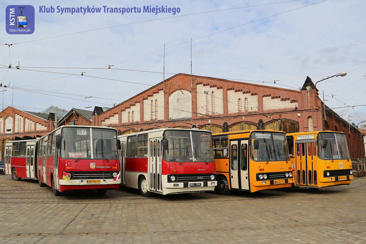 Sesja zdjęciowa z zabytkowymi tramwajami i autobusami