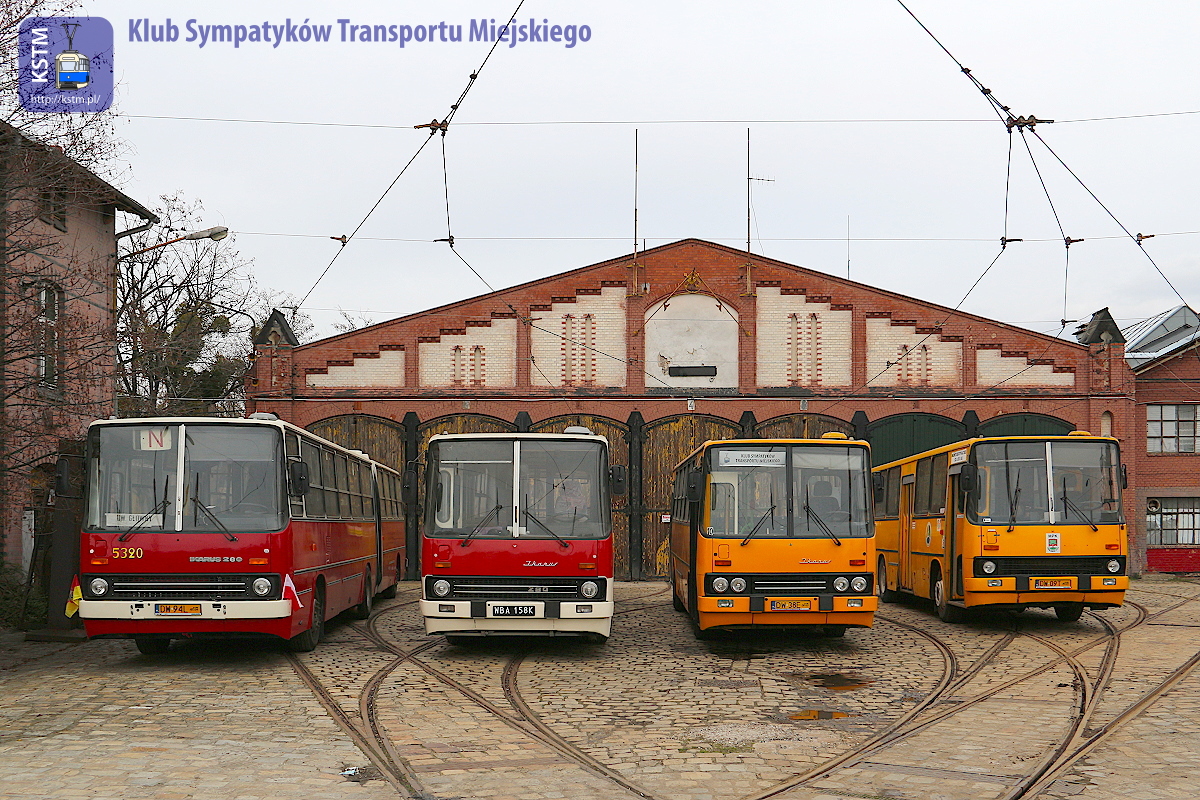 Sesja zdjęciowa z zabytkowymi tramwajami i autobusami