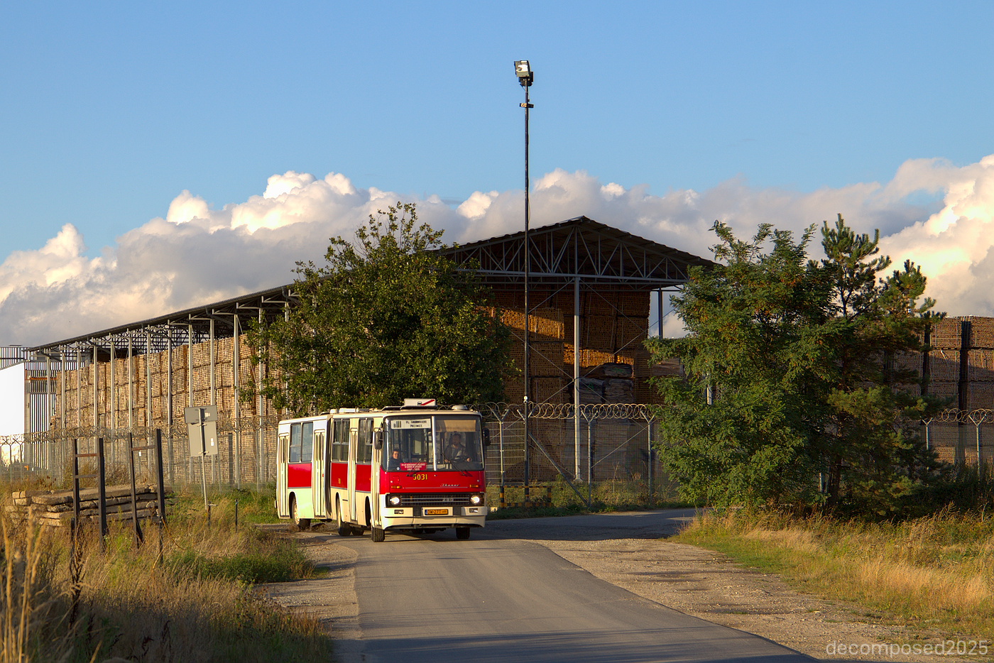 Zabytkowym Ikarusem do gminy Długołęka