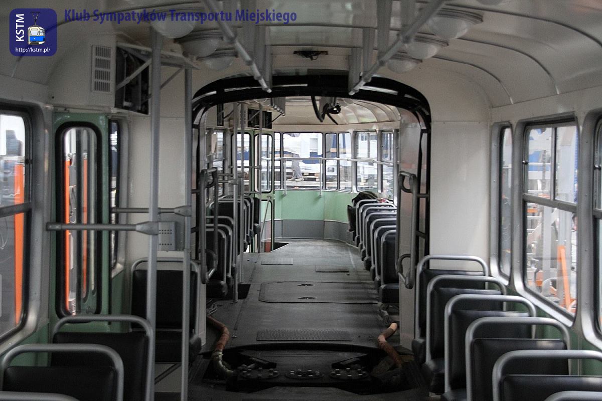 Kolejna wizyta w Krakowie przy remoncie zabytkowego tramwaju Konstal 102Na