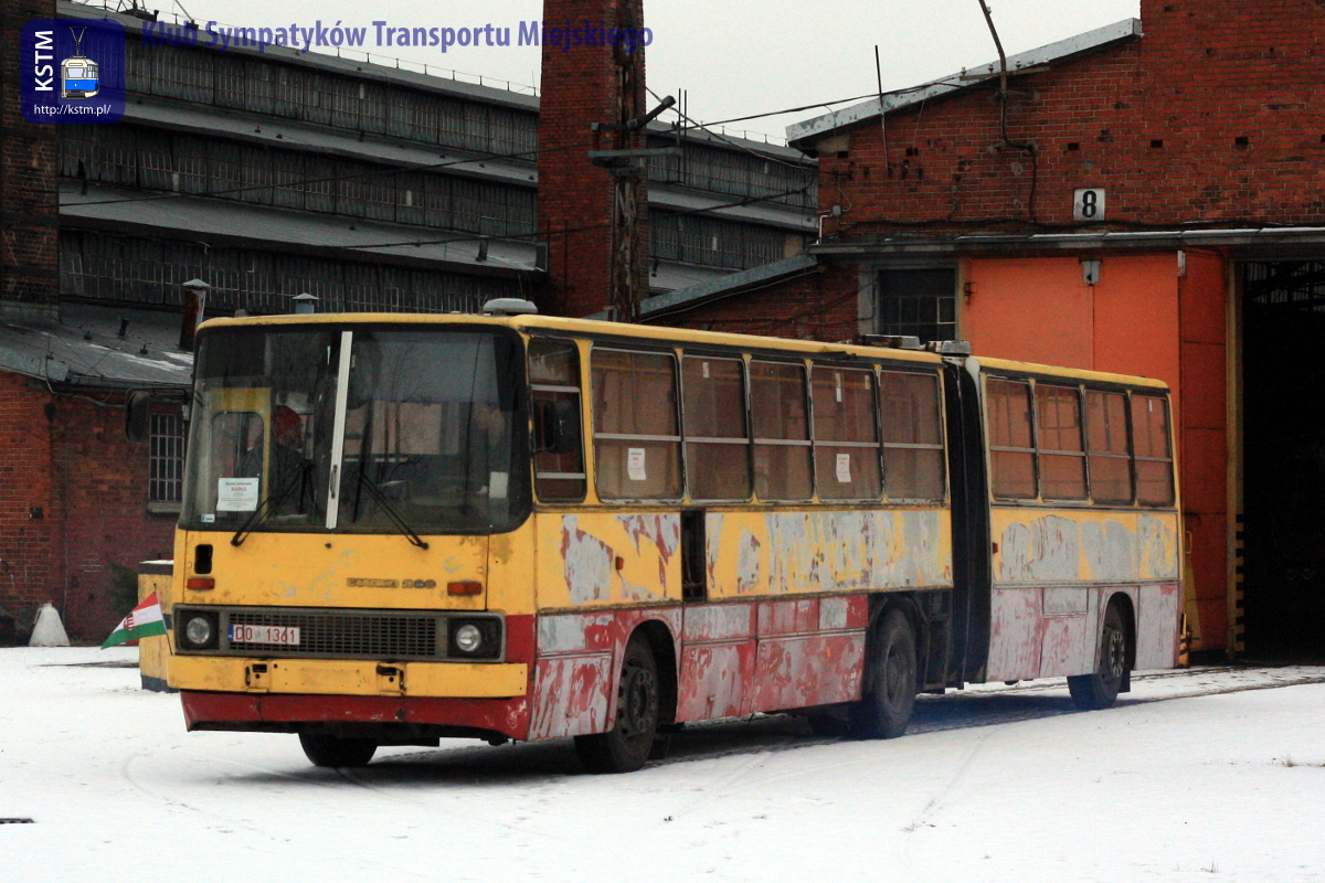 Autobus Ikarus udał się na remont kratownicy