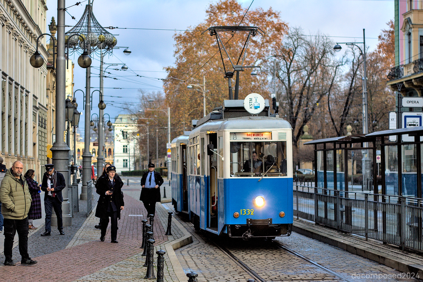 Tramwajowe mikołajki z zabytkowym bałwankiem